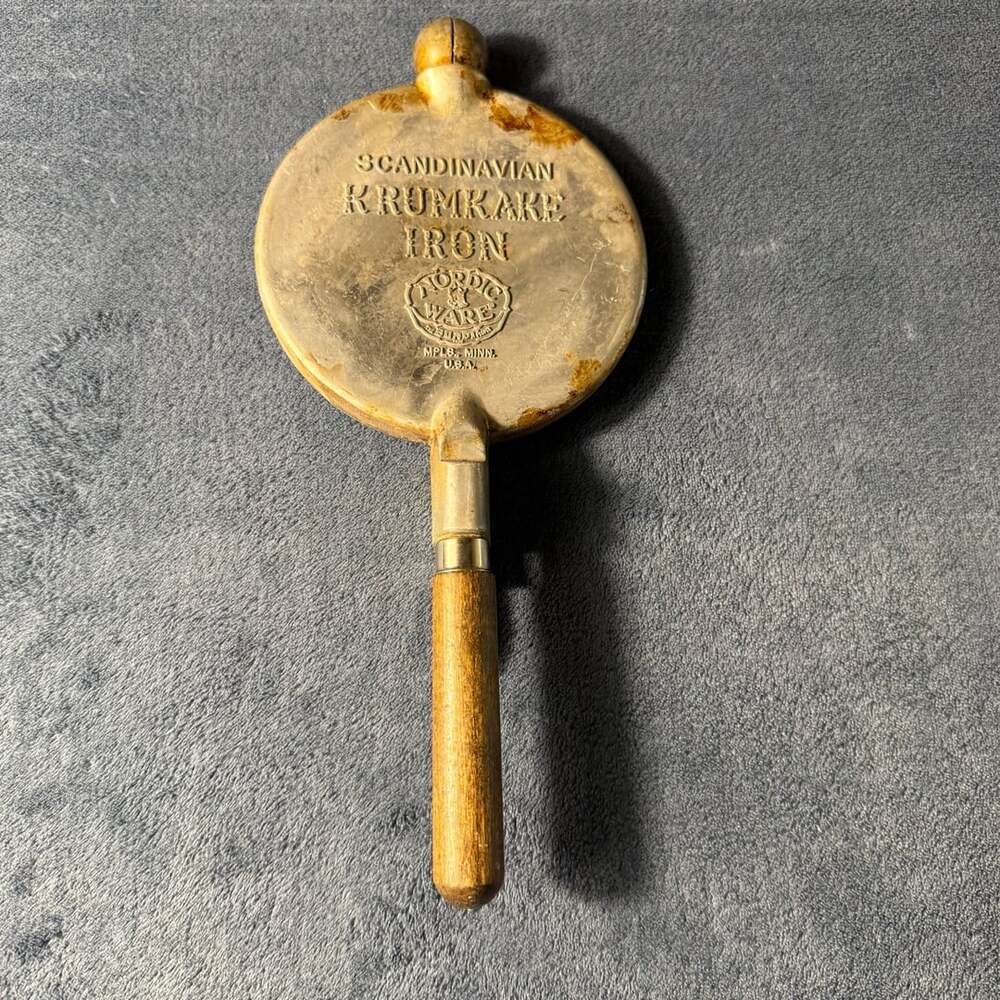 Nordic Ware Scandinavian Krumkake Iron